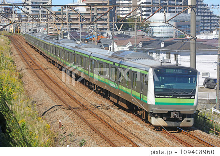 横浜線を走行する車両 109408960