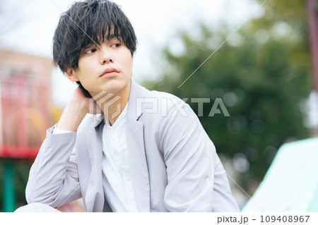 男性のポートレート 109408967