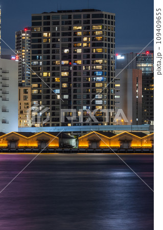 東京港区日の出埠頭の夜景 109409655