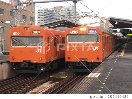 103系大阪環状線　低運転台と高運転台の並び 109410485