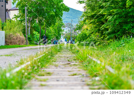 【北海道】小樽に残る手宮線跡地の遊歩道 【北海道】小樽に残る手宮線跡地の遊歩道 109412349
