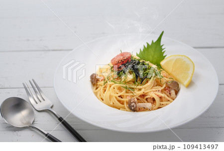 和風パスタの定番 明太子スパゲティ 109413497