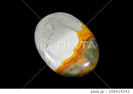 オソライト・ジャスパー 風景を宿す石 109414542