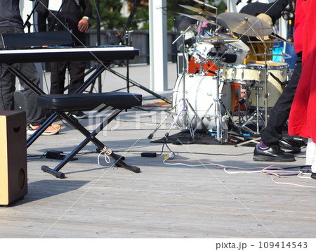 野外音楽祭の準備 109414543