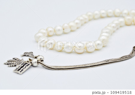 White pearl and silver beads sequenced, short rosary, tespih tesbih White pearl and silver beads sequenced, short rosary, tespih tesbih 109419518