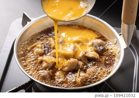 親子丼　（秋田県産　比内地鶏） 109421032