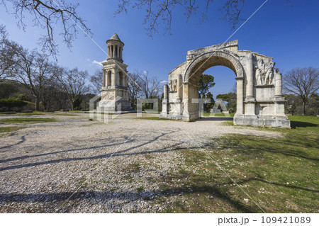 Mausoleum of Glanum, Glanum archaeological site near Saint-Remy-de-Provence, Provence, France 109421089
