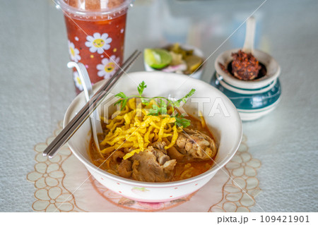 Khao Soi Gai, a popular dish at Lamai Khao Soi restaurant in Lamphun Khao Soi Gai, a popular dish at Lamai Khao Soi restaurant in Lamphun 109421901