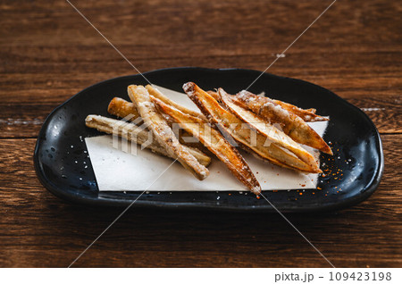 ごぼうの唐揚げ ごぼうの唐揚げ 109423198