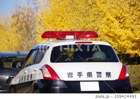 交通違反イメージ　パトカー 109424493