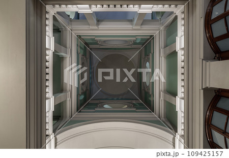 Look up The high ceiling inside main hall of Victoria and Albert Museum. Look up The high ceiling inside main hall of Victoria and Albert Museum. 109425157