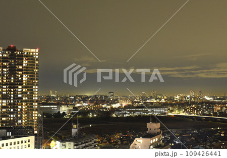 聖蹟桜ケ丘から観た府中市方向の夜景 109426441