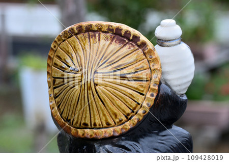 信楽焼の狸 109428019