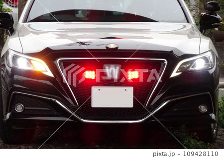 パトカー　220系クラウンパトロールカーのフロントマスク 109428110