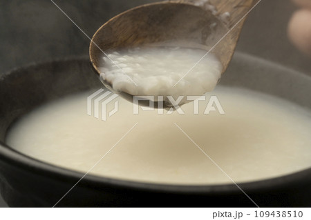 甘酒　スプーンですくう 109438510