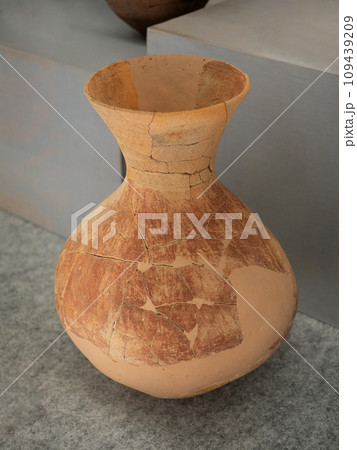 弥生土器　壺型土器 109439209