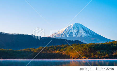 夜明けの富士山(西湖にて) 夜明けの富士山(西湖にて) 109440240