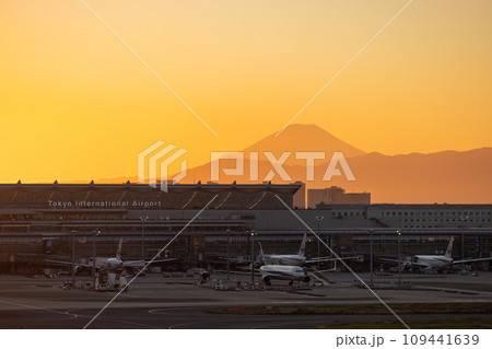 羽田空港の風景・夕暮れの風景・第3ターミナル・Terminal3 109441639