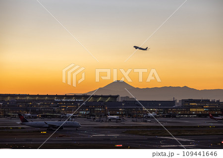 羽田空港の風景・夕暮れの風景・第3ターミナル・Terminal3 109441646