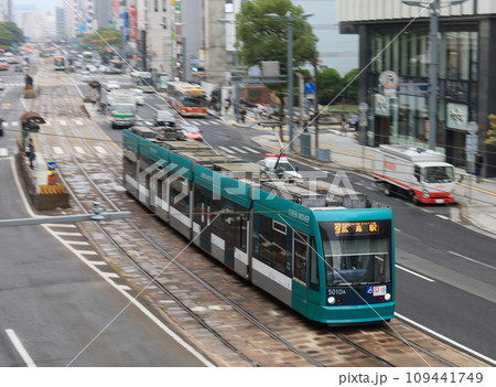 広島電鉄胡町付近を走る5000形電車 広島電鉄胡町付近を走る5000形電車 109441749