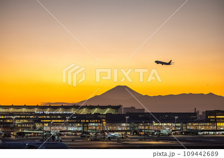 羽田空港の風景・夕暮れの風景・第3ターミナル・Terminal3 109442689