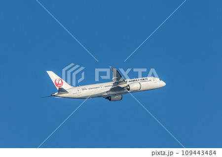 羽田空港を離陸する旅客機・航空機・日本航空ボーイング787 109443484