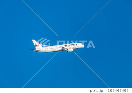 羽田空港を離陸する旅客機・航空機・日本航空ボーイング787 羽田空港を離陸する旅客機・航空機・日本航空ボーイング787 109443493