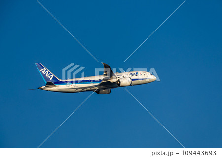 羽田空港を離陸する旅客機・航空機・全日空ボーイング787 羽田空港を離陸する旅客機・航空機・全日空ボーイング787 109443693