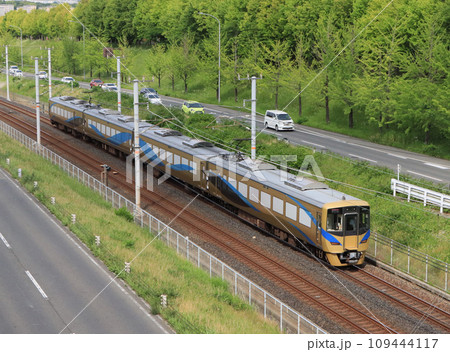 泉北高速鉄道 12000系の泉北ライナーの写真素材 [109444117] - PIXTA