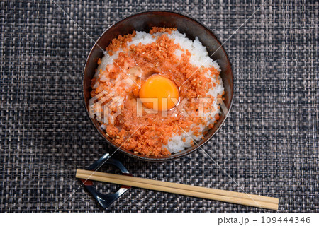 たまごかけ鮭のふりかけご飯 109444346