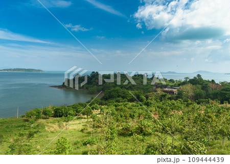 Beautiful tropical island 109444439