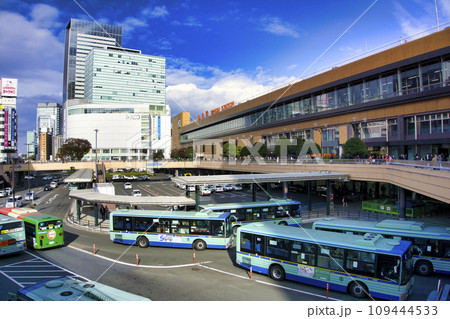 新しくなった仙台駅、西口のバスロタリー 109444533