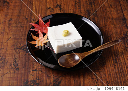 美味しい高野山の胡麻豆腐 109448161