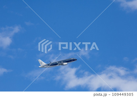 羽田空港を離陸した旅客機・航空機・スターフライヤーA320 羽田空港を離陸した旅客機・航空機・スターフライヤーA320 109449305