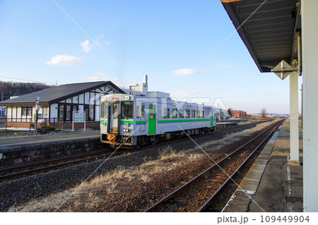 由仁駅にて、キハ150形気動車 由仁駅にて、キハ150形気動車 109449904