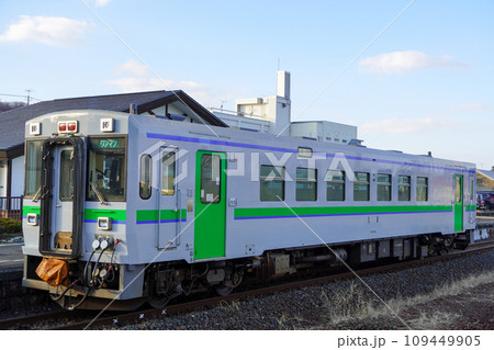 由仁駅にて、キハ150形気動車 109449905