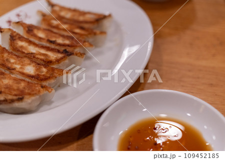 美味しそうな餃子 美味しそうな餃子 109452185