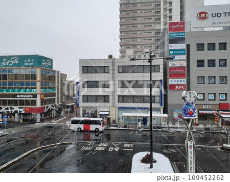 雪降る上尾駅 雪降る上尾駅 109452262