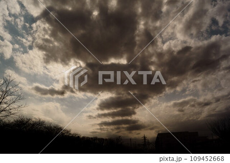 雲 (白黒風) 雲 (白黒風) 109452668