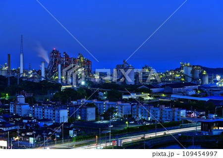 【福岡県】不夜城の工場夜景（UBE三菱セメント） 109454997