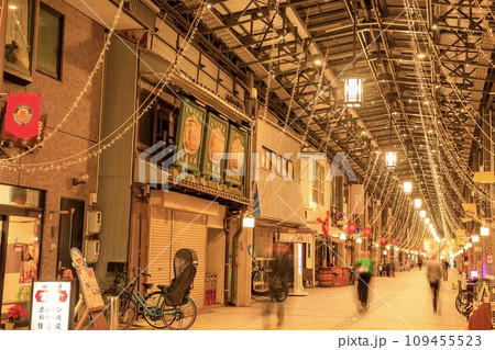 名古屋市、円頓寺商店街のアーケード 109455523