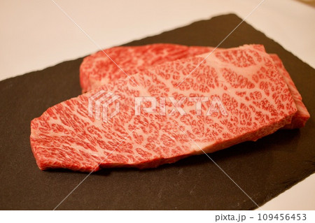 ふるさと納税の返礼品に 和牛ステーキ ふるさと納税の返礼品に 和牛ステーキ 109456453