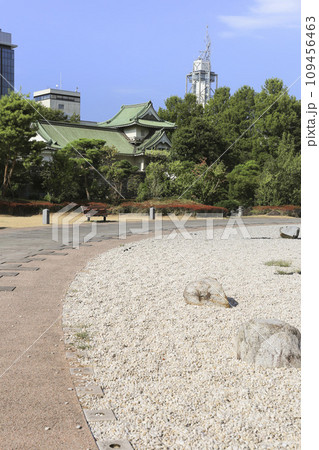 富山 日本庭園越しの富山市佐藤記念美術館 富山 日本庭園越しの富山市佐藤記念美術館 109456463
