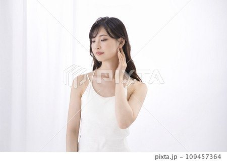 若い女性のビューティーイメージ 109457364