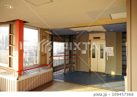 由仁駅の自由連絡通路（跨線橋） 109457368