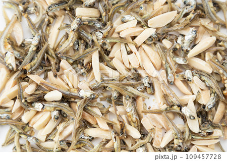 アーモンドフィッシュ 109457728