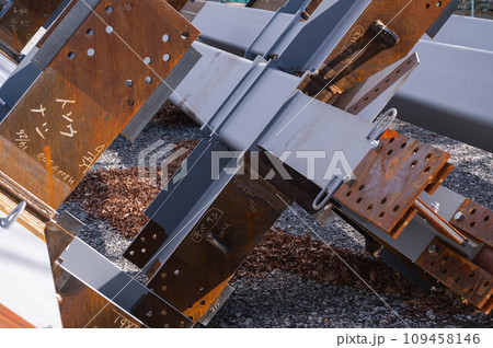 建設資材置場の鉄骨 109458146