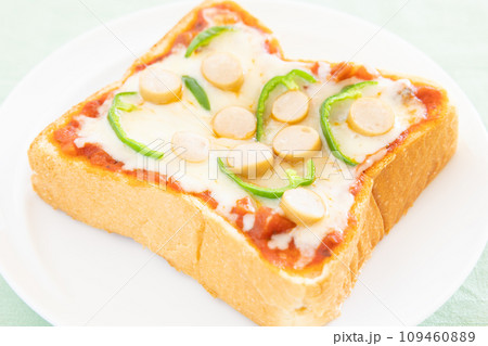 美味しいピザトースト 109460889