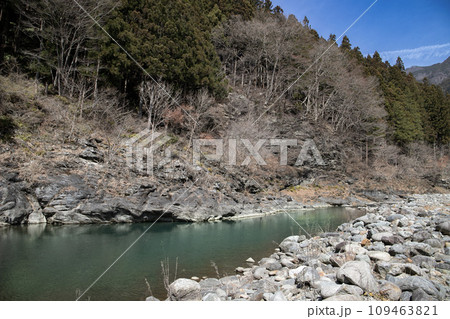 荒川の河原（埼玉県奥秩父） 109463821
