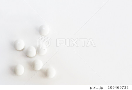 小さな錠剤に秘められた大きな薬効 小さな錠剤に秘められた大きな薬効 109469732